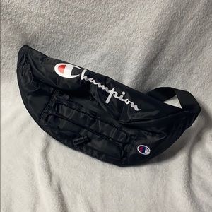 CHAMPION Large Crossbody Fanny Pack